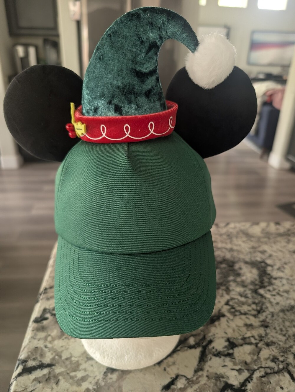 NWT Disney Mickey Elf Hat Gender Neutral